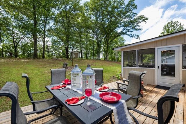 5627 Pinewood Drive, Flowery Branch, GA 30542