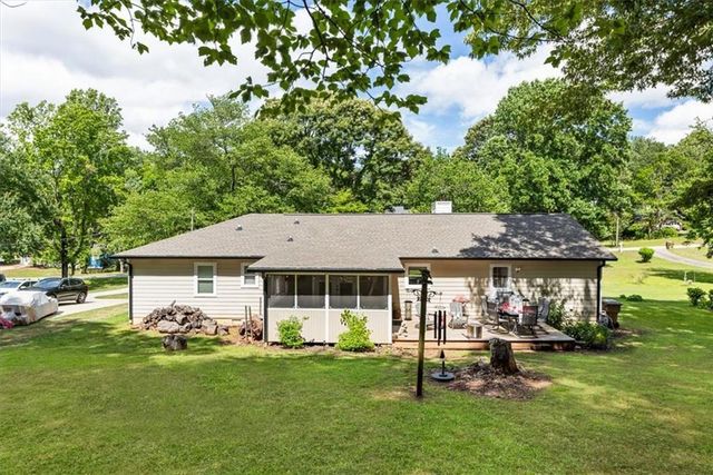 5627 Pinewood Drive, Flowery Branch, GA 30542