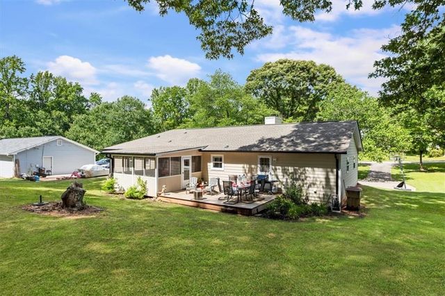 5627 Pinewood Drive, Flowery Branch, GA 30542