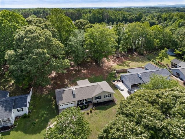 5627 Pinewood Drive, Flowery Branch, GA 30542