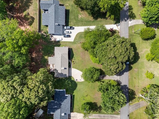 5627 Pinewood Drive, Flowery Branch, GA 30542