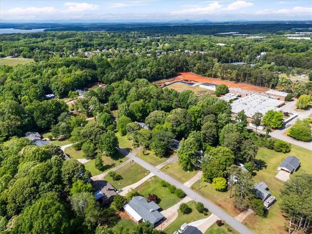 5627 Pinewood Drive, Flowery Branch, GA 30542