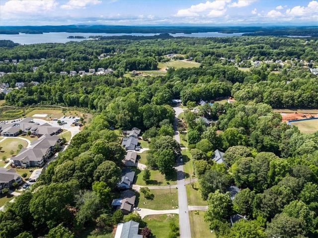 5627 Pinewood Drive, Flowery Branch, GA 30542