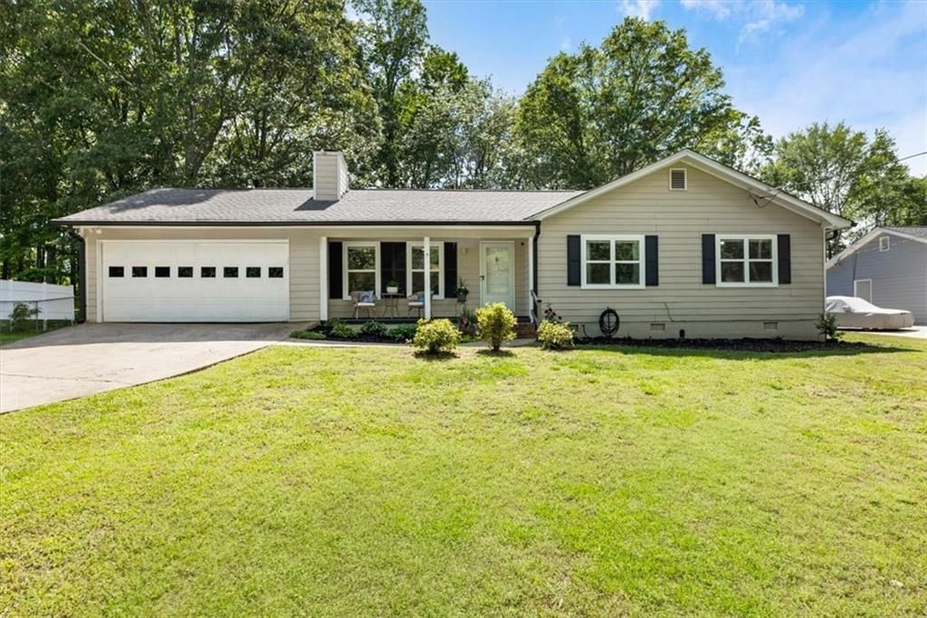 5627 Pinewood Drive, Flowery Branch, GA 30542
