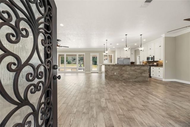 2051 Hillview Road, Bellville, TX 77418