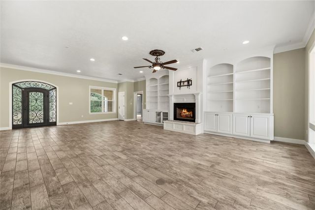 2051 Hillview Road, Bellville, TX 77418