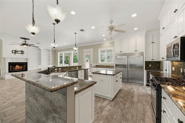 2051 Hillview Road, Bellville, TX 77418