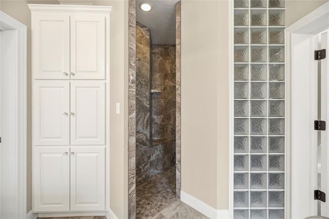 2051 Hillview Road, Bellville, TX 77418