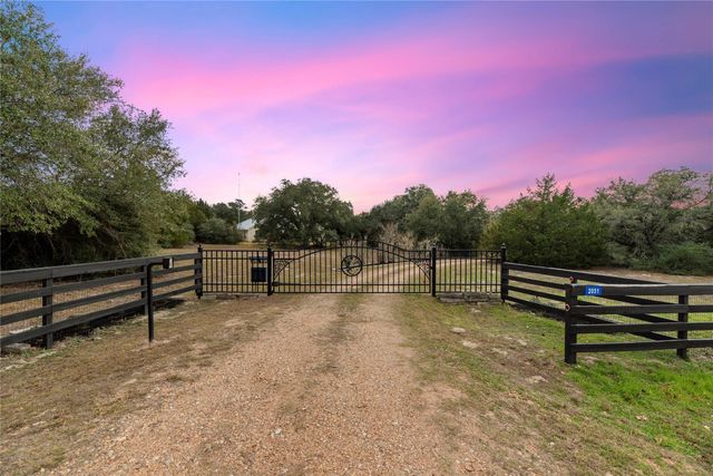 2051 Hillview Road, Bellville, TX 77418