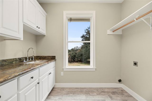 2051 Hillview Road, Bellville, TX 77418