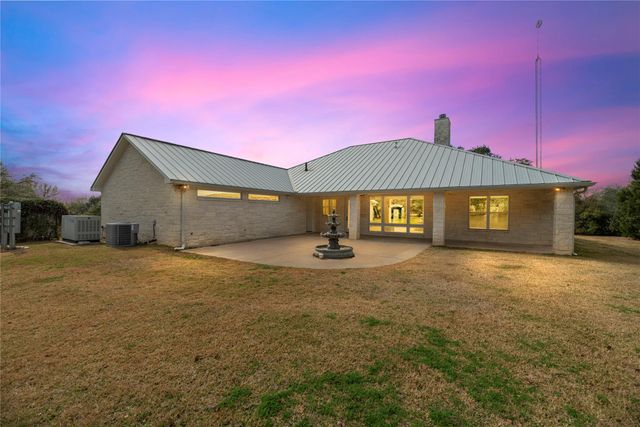 2051 Hillview Road, Bellville, TX 77418