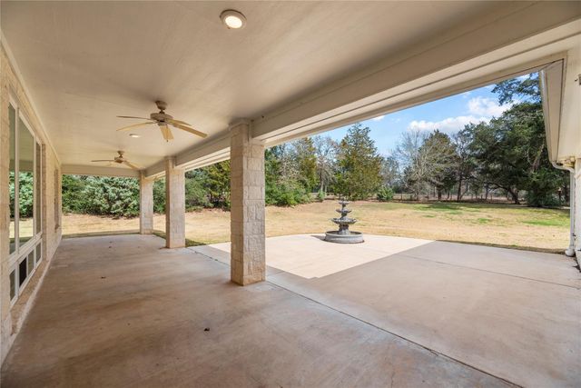 2051 Hillview Road, Bellville, TX 77418