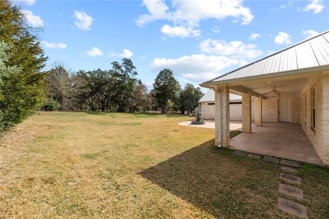 2051 Hillview Road, Bellville, TX 77418