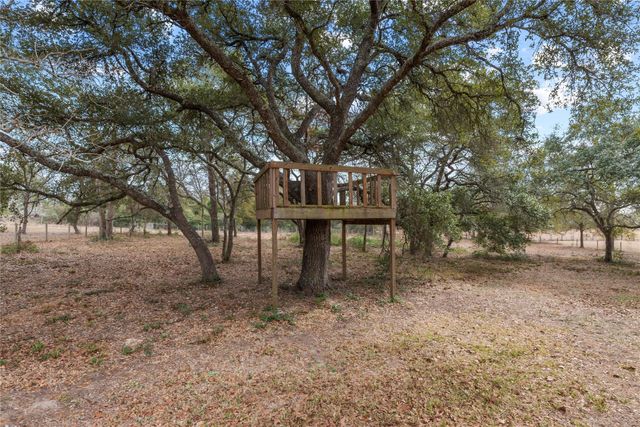 2051 Hillview Road, Bellville, TX 77418