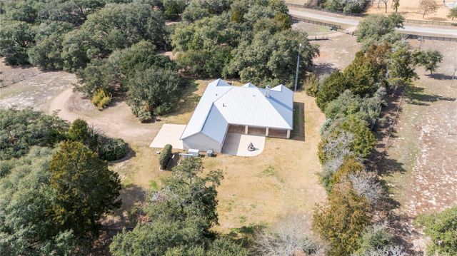 2051 Hillview Road, Bellville, TX 77418