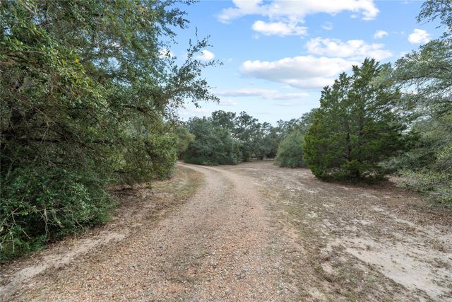 2051 Hillview Road, Bellville, TX 77418
