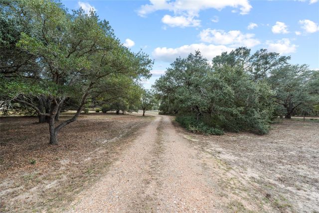 2051 Hillview Road, Bellville, TX 77418