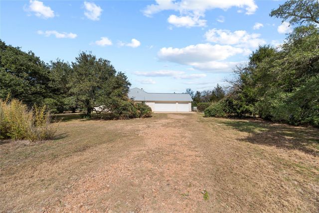 2051 Hillview Road, Bellville, TX 77418