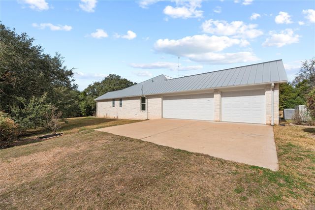 2051 Hillview Road, Bellville, TX 77418