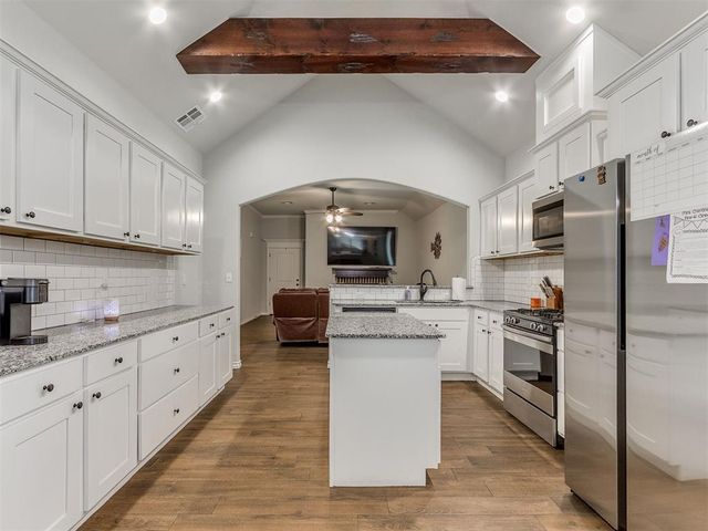 20567 N Santa Fe Avenue, Harrah, OK 73045