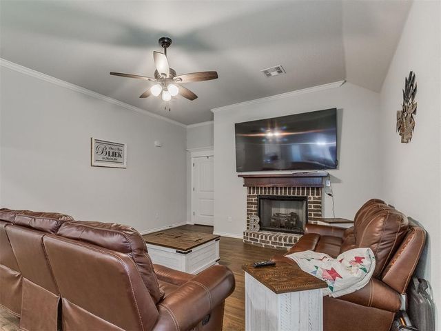 20567 N Santa Fe Avenue, Harrah, OK 73045