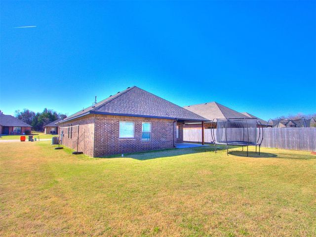 20567 N Santa Fe Avenue, Harrah, OK 73045