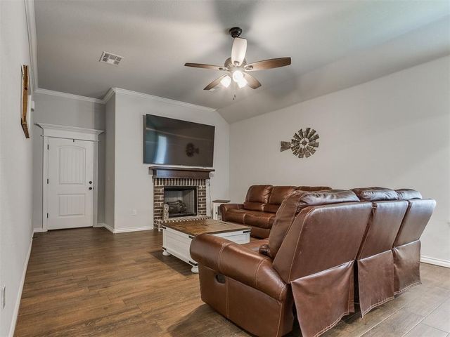 20567 N Santa Fe Avenue, Harrah, OK 73045