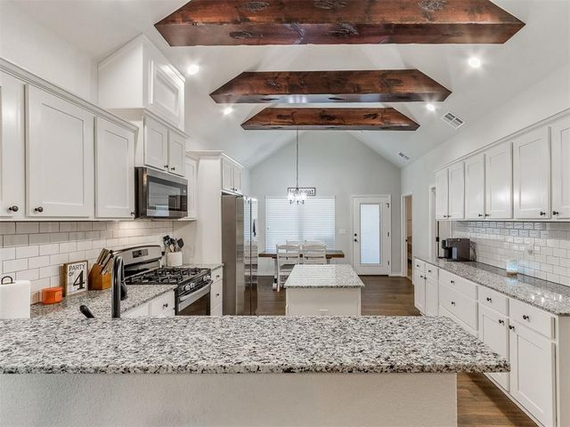 20567 N Santa Fe Avenue, Harrah, OK 73045