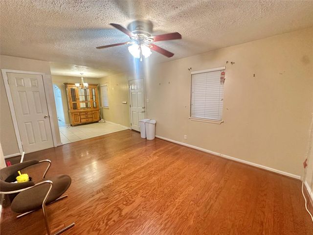 10206 Ashville Drive, Houston, TX 77051