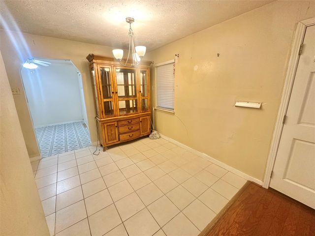 10206 Ashville Drive, Houston, TX 77051