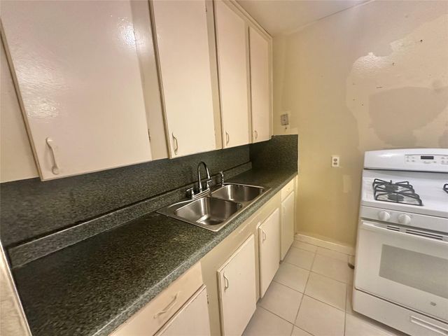 10206 Ashville Drive, Houston, TX 77051