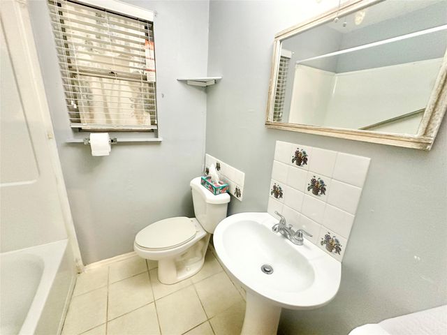 10206 Ashville Drive, Houston, TX 77051