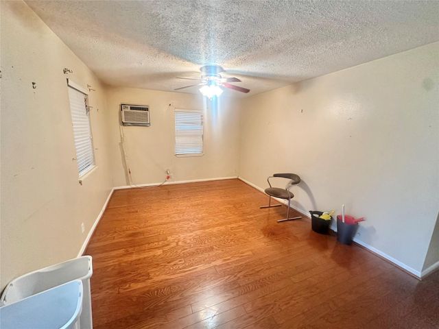 10206 Ashville Drive, Houston, TX 77051