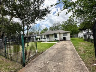 10206 Ashville Drive, Houston, TX 77051