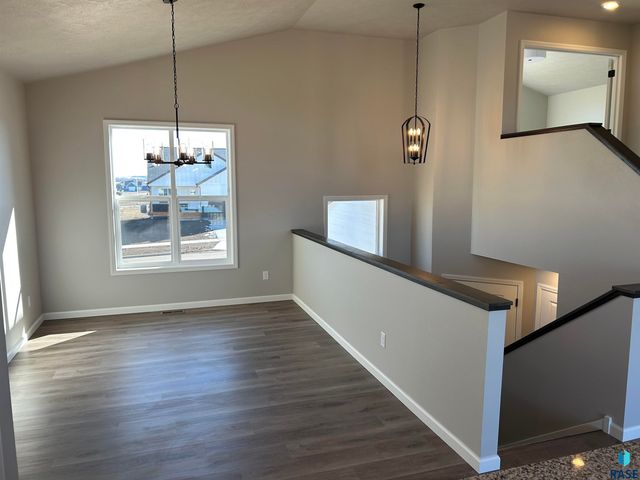 2204 E Bergen Cir Circle, Brandon, SD 57005