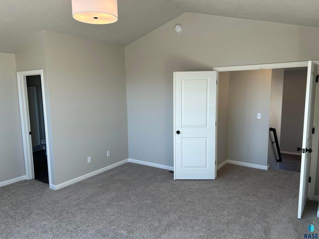 2204 E Bergen Cir Circle, Brandon, SD 57005