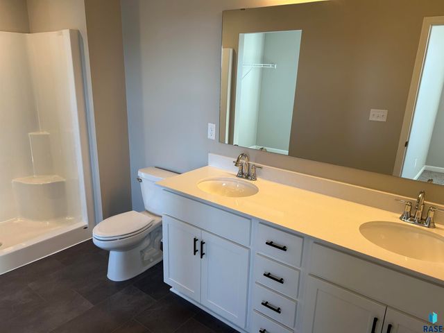 2204 E Bergen Cir Circle, Brandon, SD 57005