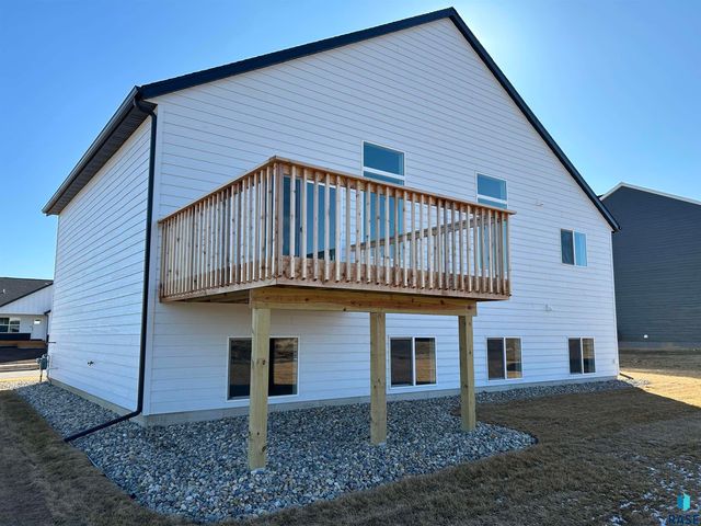 2204 E Bergen Cir Circle, Brandon, SD 57005