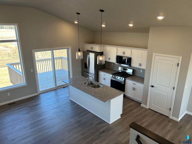 2204 E Bergen Cir Circle, Brandon, SD 57005