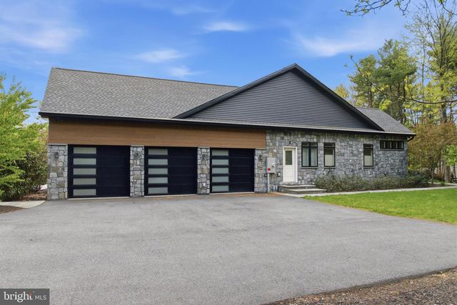 95 NOTTINGHAM CT, Palmerton, PA 18071