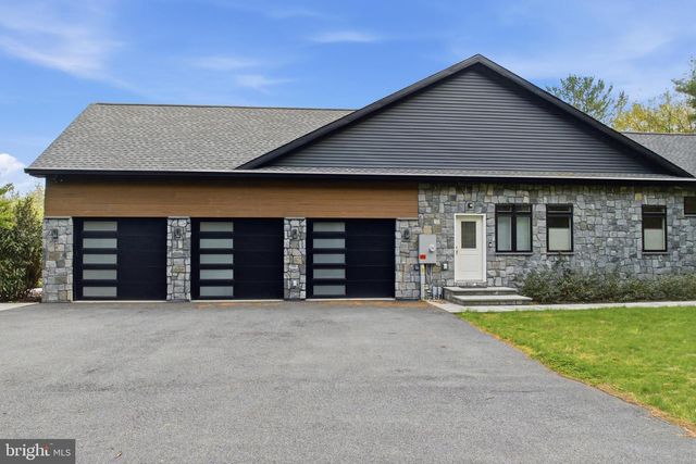 95 NOTTINGHAM CT, Palmerton, PA 18071