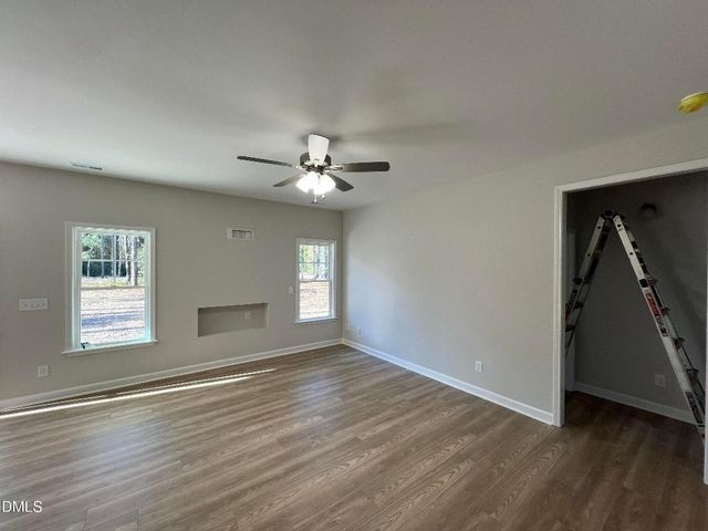 1774 Walnut Run Drive, Deep Run, NC 28525