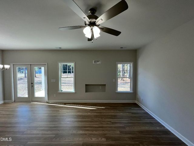 1774 Walnut Run Drive, Deep Run, NC 28525