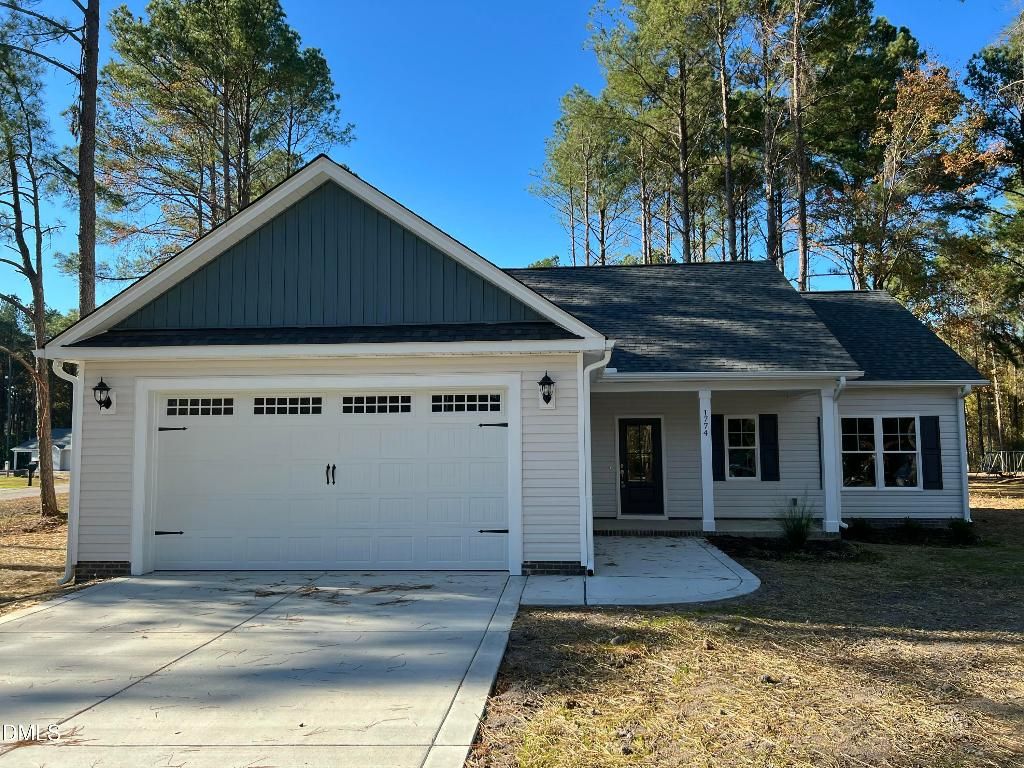 1774 Walnut Run Drive, Deep Run, NC 28525