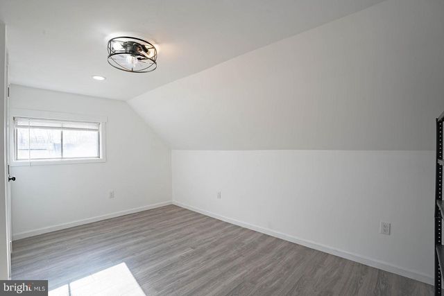 42 HOLLYHOCK LN, Levittown, PA 19055