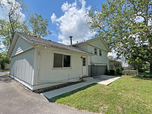 4240 Greenbrier Lane, Richton Park, IL 60471