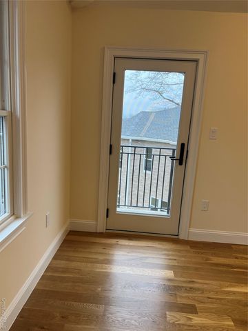 19 Sunlight Hill, Yonkers, NY 10704