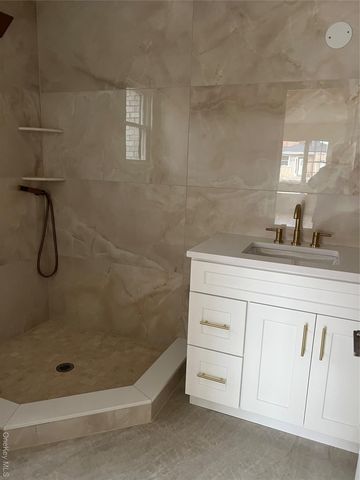 19 Sunlight Hill, Yonkers, NY 10704