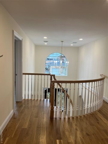 19 Sunlight Hill, Yonkers, NY 10704