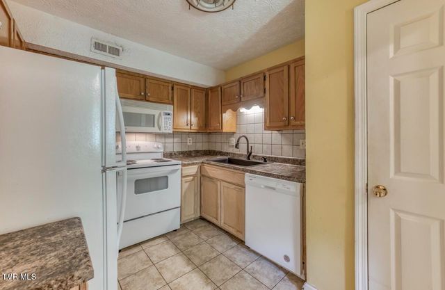 1800 Seminole Drive Apt 24, Johnson City, TN 37604